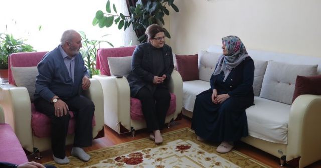 Bakan Derya Yanık'tan, şehit Özgür Gençer'in annesine ziyaret